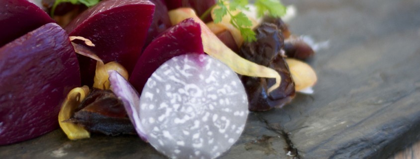 shops-around-lenox-outdoor-luxury-shopping-mall-atlanta-seven-lamps-restaurant-beet-salad-food